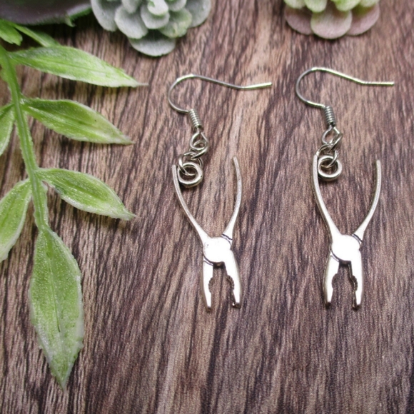 plier earrings - Picture 2 of 4